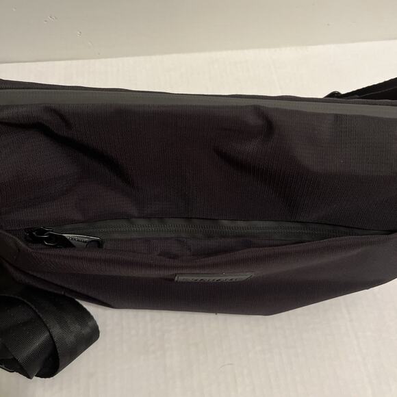 Duchamp London Crossbody Bag Black Travel Sling Waist Fanny Pack New without tag - Picture 7 of 11